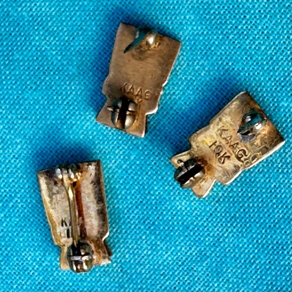 3 Vintage Gold  & Enameled Pins Signed KAAG 10K with Gemstones "A" & Wings Motif - Picture 8 of 13